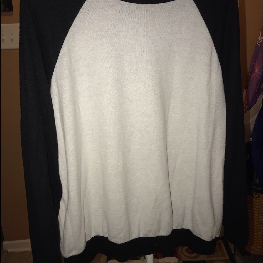 Weekend Sweatshirt - Picture 2 of 3